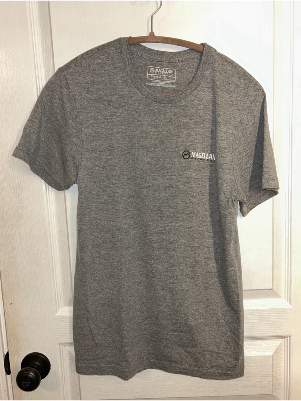 Magellan Outdoors Men's Heather Gray Short Sleeve Logo Tee